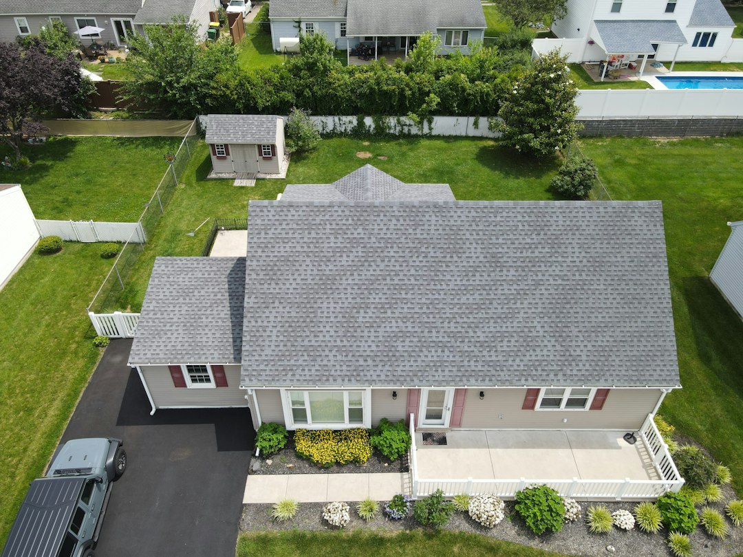 Architectural asphalt shingle roof
